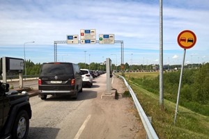 Финская таможня запрещает вывозить предметы роскоши и моторые масла и ввозить бензин и крепкий алкоголь